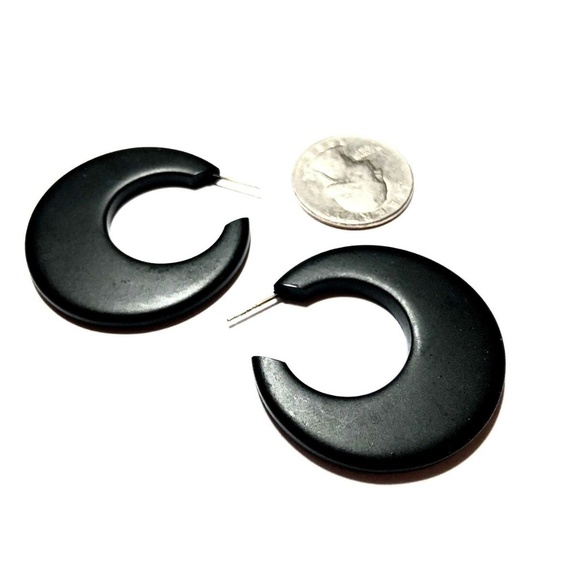 Big Jet Frosted Vintage Lucite Hoop Earrings - Picture 5 of 8